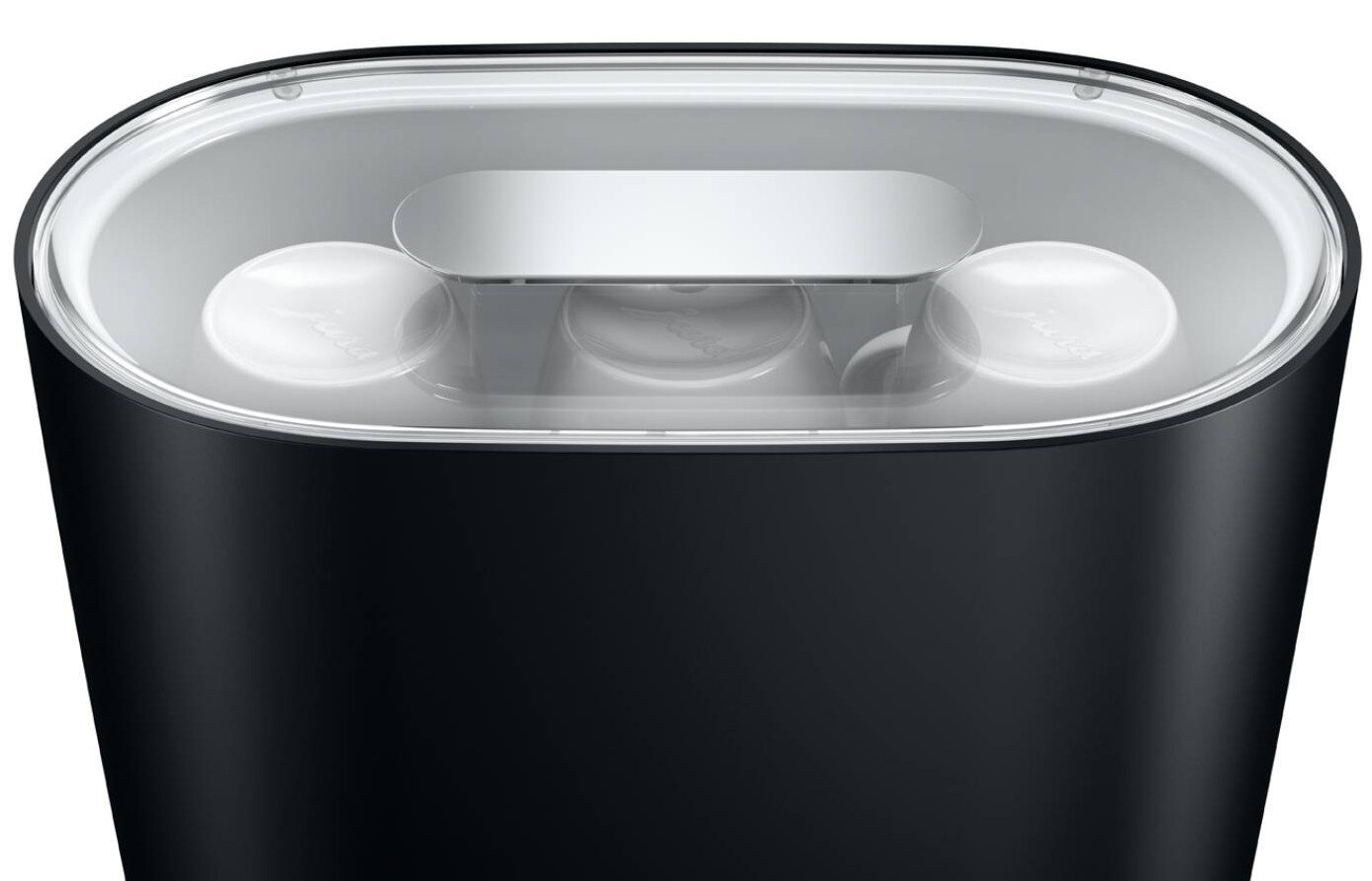 Ekspres do kawy z trzema filiżankami. Czarny ze srebrnym wykończeniem i przezroczystą pokrywą.