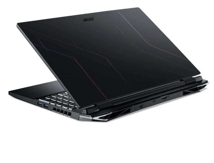 Siyah dizüstü bilgisayar, açık, arkadan açılı görünüm. Beyaz arka plan.