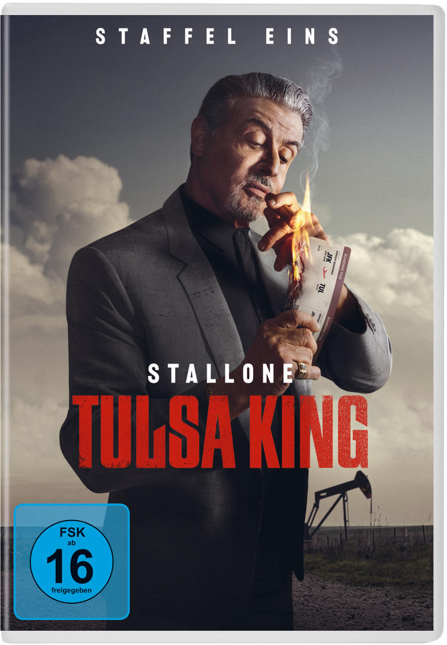 Filmcover: Stallone zündet einen Flugschein an. Titel: Tulsa King.