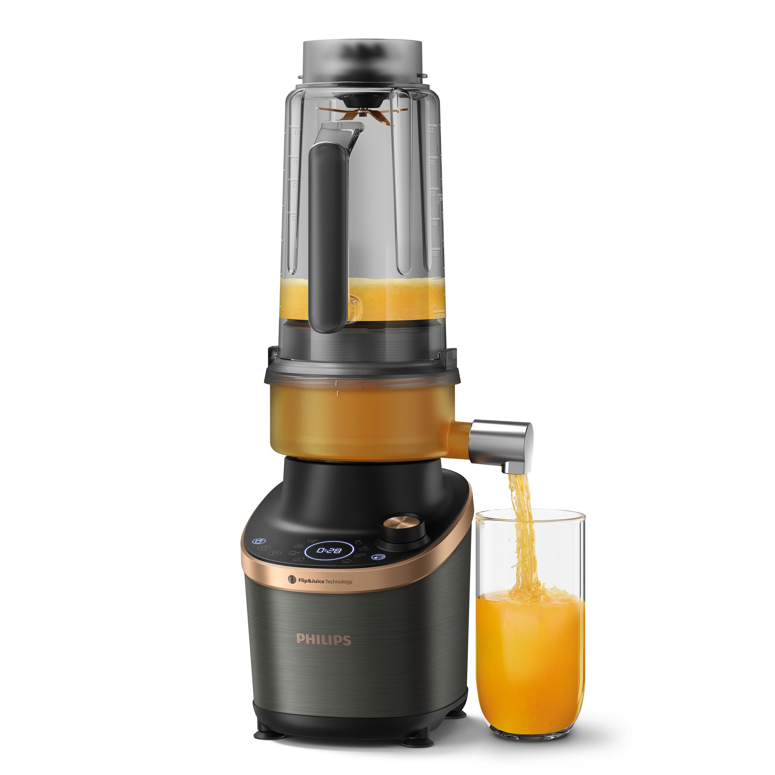 Philips-Mixer, der in ein Glas entsaftet. Mixer ist schwarz, mit goldenem Ring. Weißer Hintergrund.