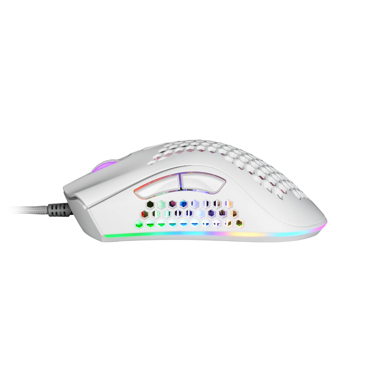 Een witte gamingmuis met een honingraatontwerp en kleurveranderende lichten.