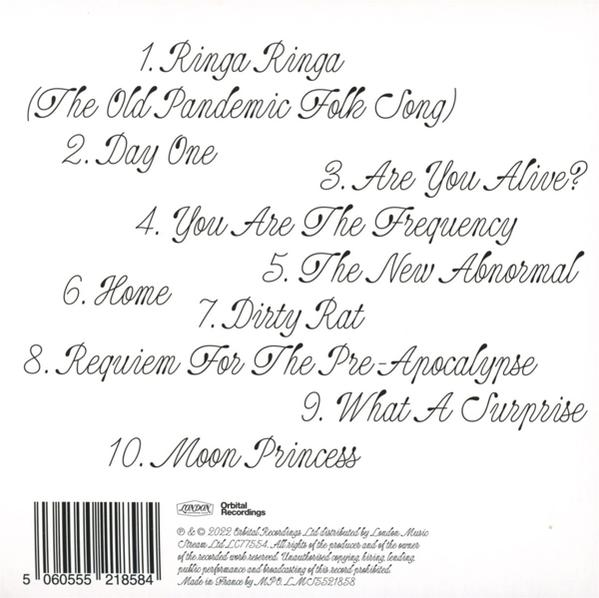 Eine CD-Rückseite mit Titeln auf weißem Hintergrund. Der Text ist in einer kursiven Schriftart.
