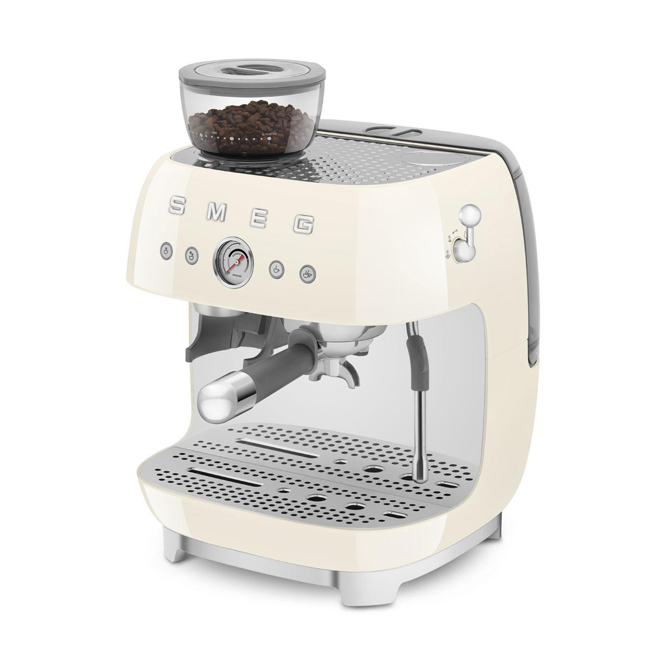 Cremefarbene Espressomaschine mit Bohnenbehälter. Retro-Design auf weißer Oberfläche.