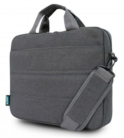Egy szürke laptop táska fogantyúval és vállpánttal, fehér háttér előtt.