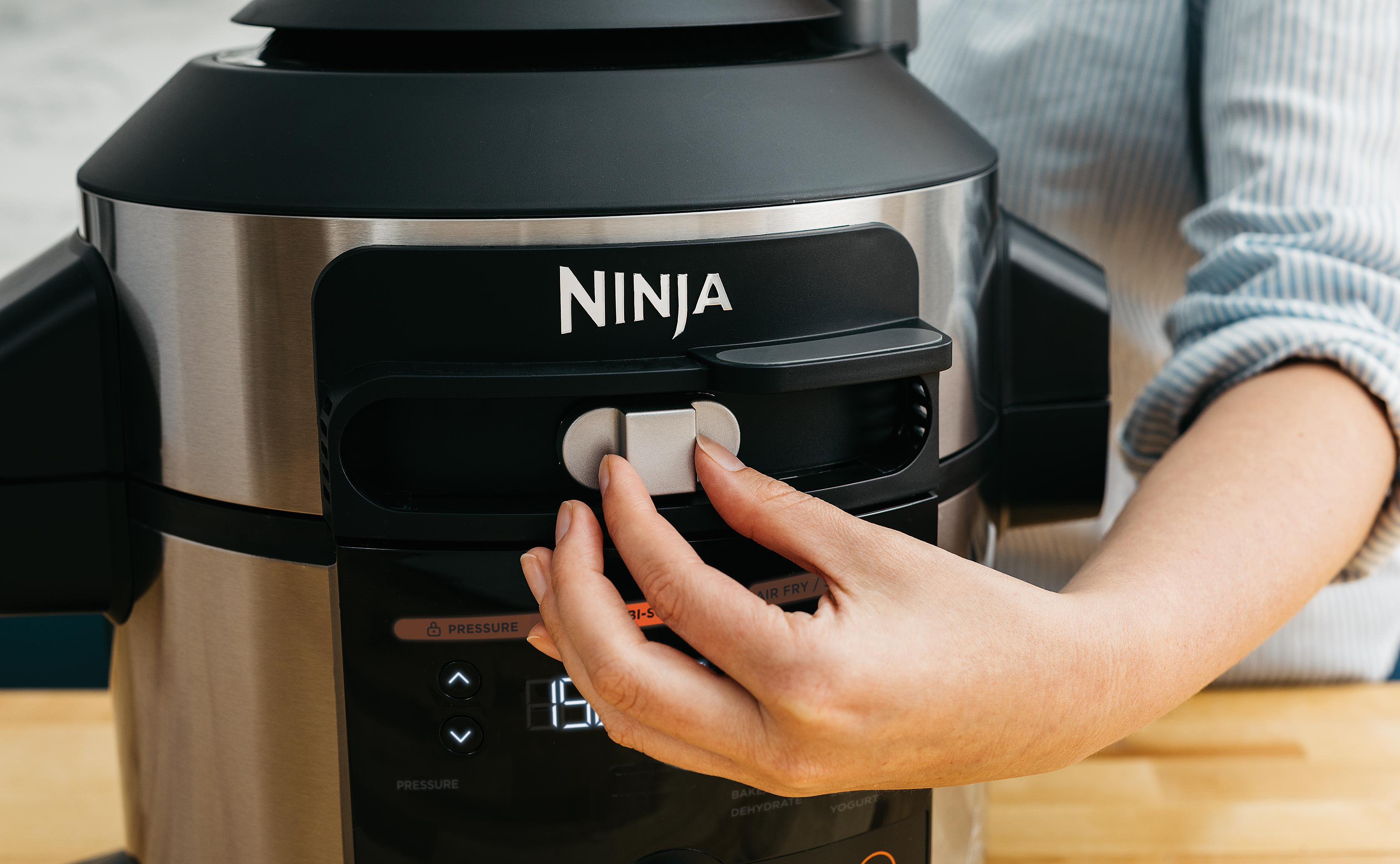 NINJA 6 (Rührschüsselkapazität: OL550EU Stainless Multikocher Steel/Black 1460 11-in-1 SmartLid Foodi Watt) Liter,