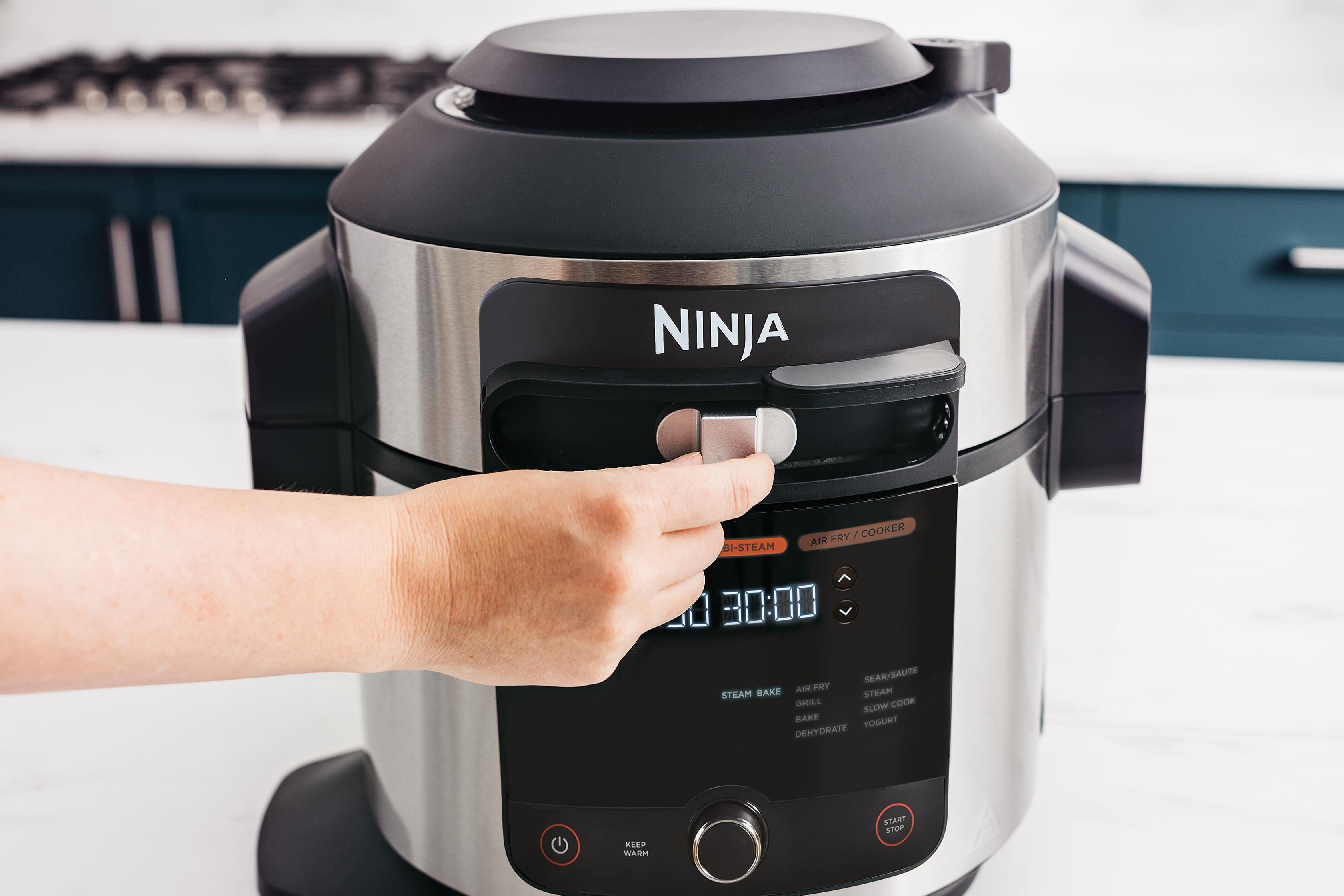 NINJA 6 (Rührschüsselkapazität: OL550EU Stainless Multikocher Steel/Black 1460 11-in-1 SmartLid Foodi Watt) Liter,