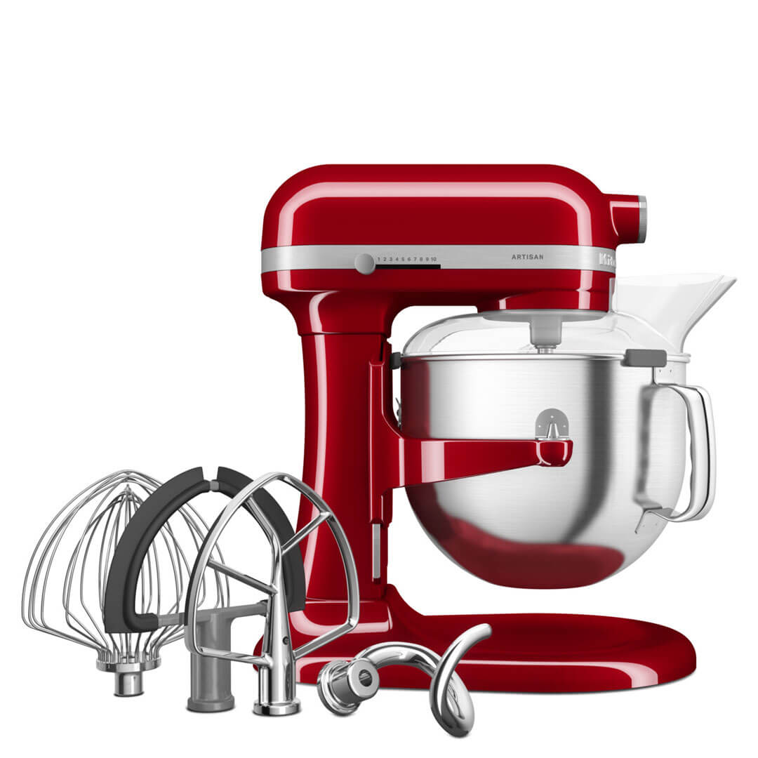 Piros KitchenAid robotgép tartozékokkal: habverő, dagasztóhorog, lapos keverő.