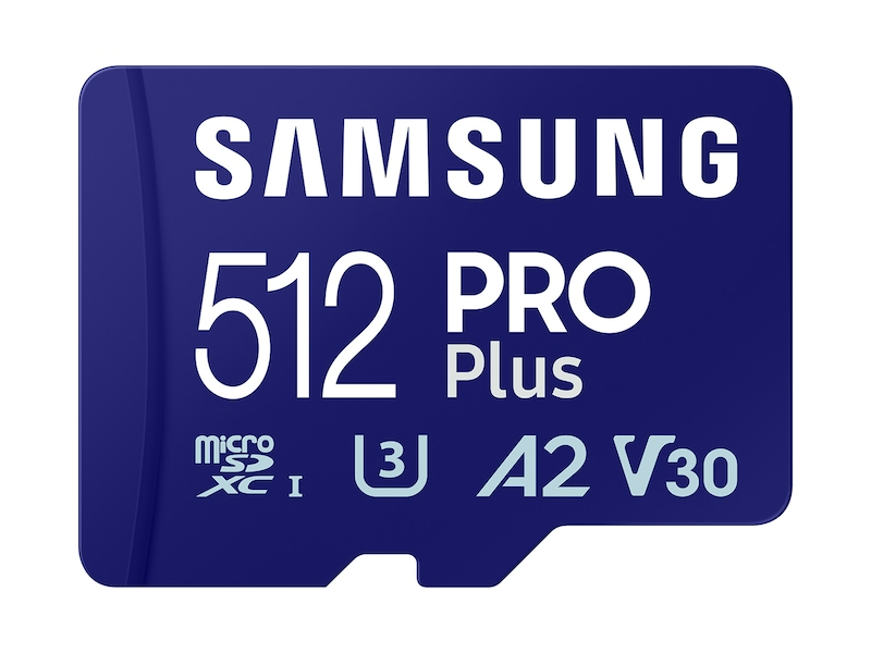 Kék micro SD kártya fehér felirattal: Samsung 512 PRO Plus. Fehér háttér.