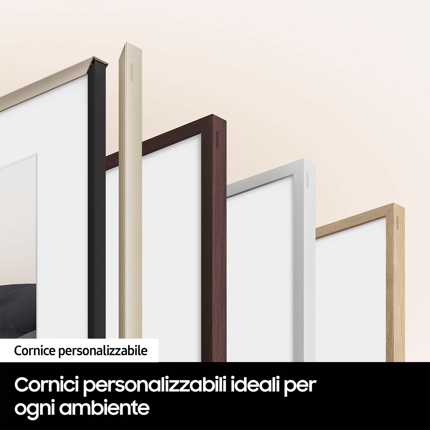Primo piano di cornici personalizzabili per un televisore. Ci sono quattro cornici di diversi colori.