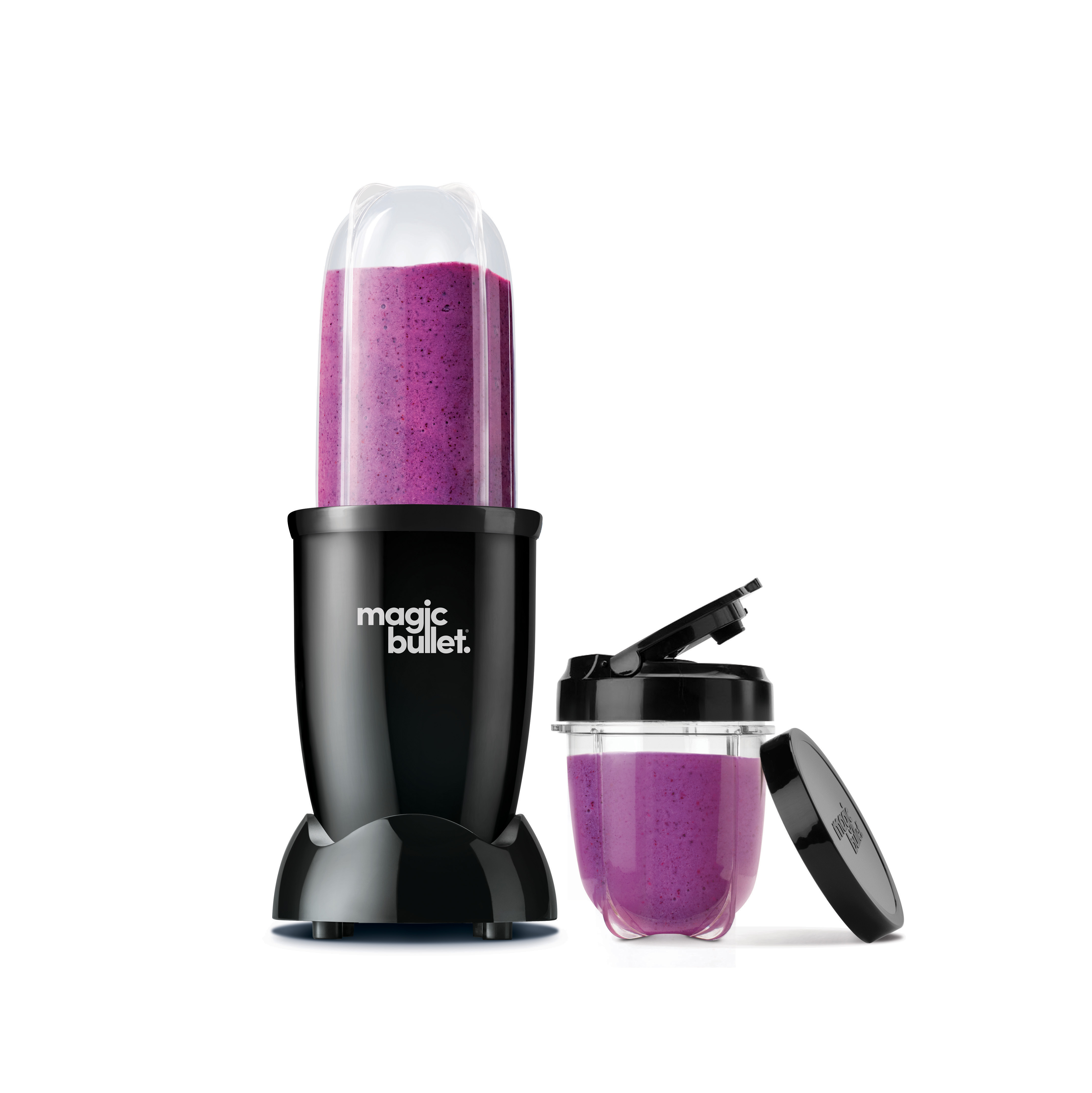 Licuadora negra con un recipiente lleno de batido morado y una tapa.