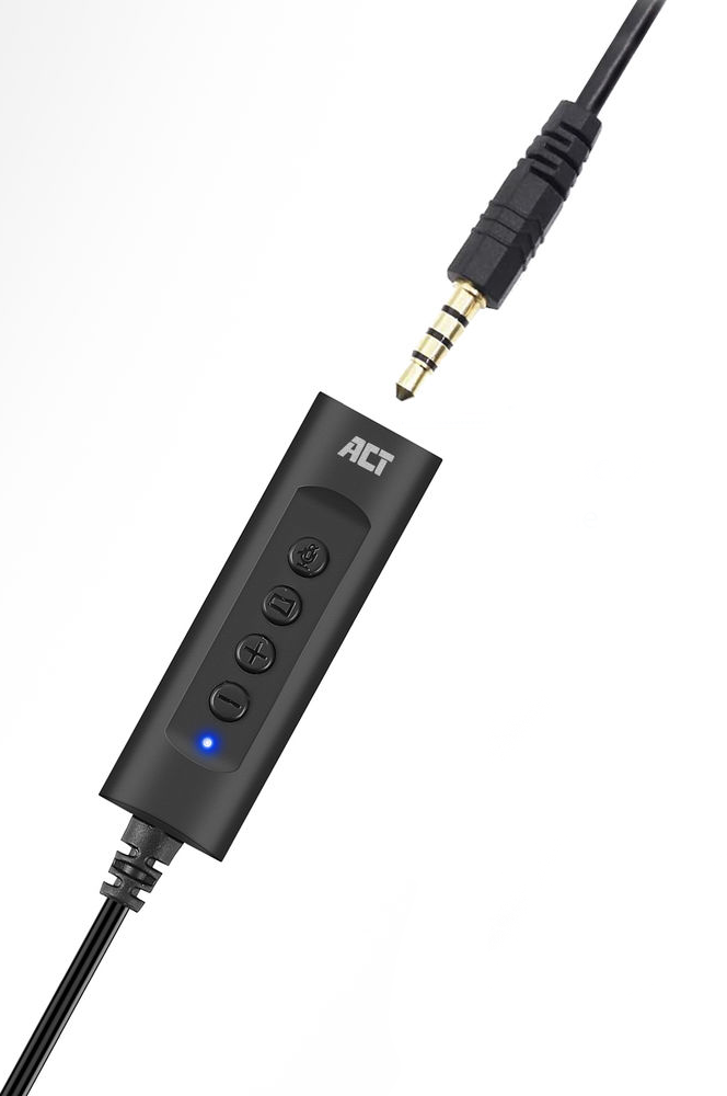 Fekete audio adapter gombokkal és 3,5 mm-es jack csatlakozóval. Kék LED világít.