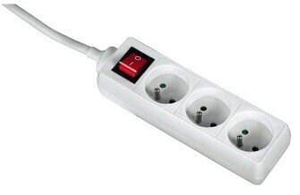 Biała listwa zasilająca z trzema gniazdami i czerwonym włącznikiem/wyłącznikiem.