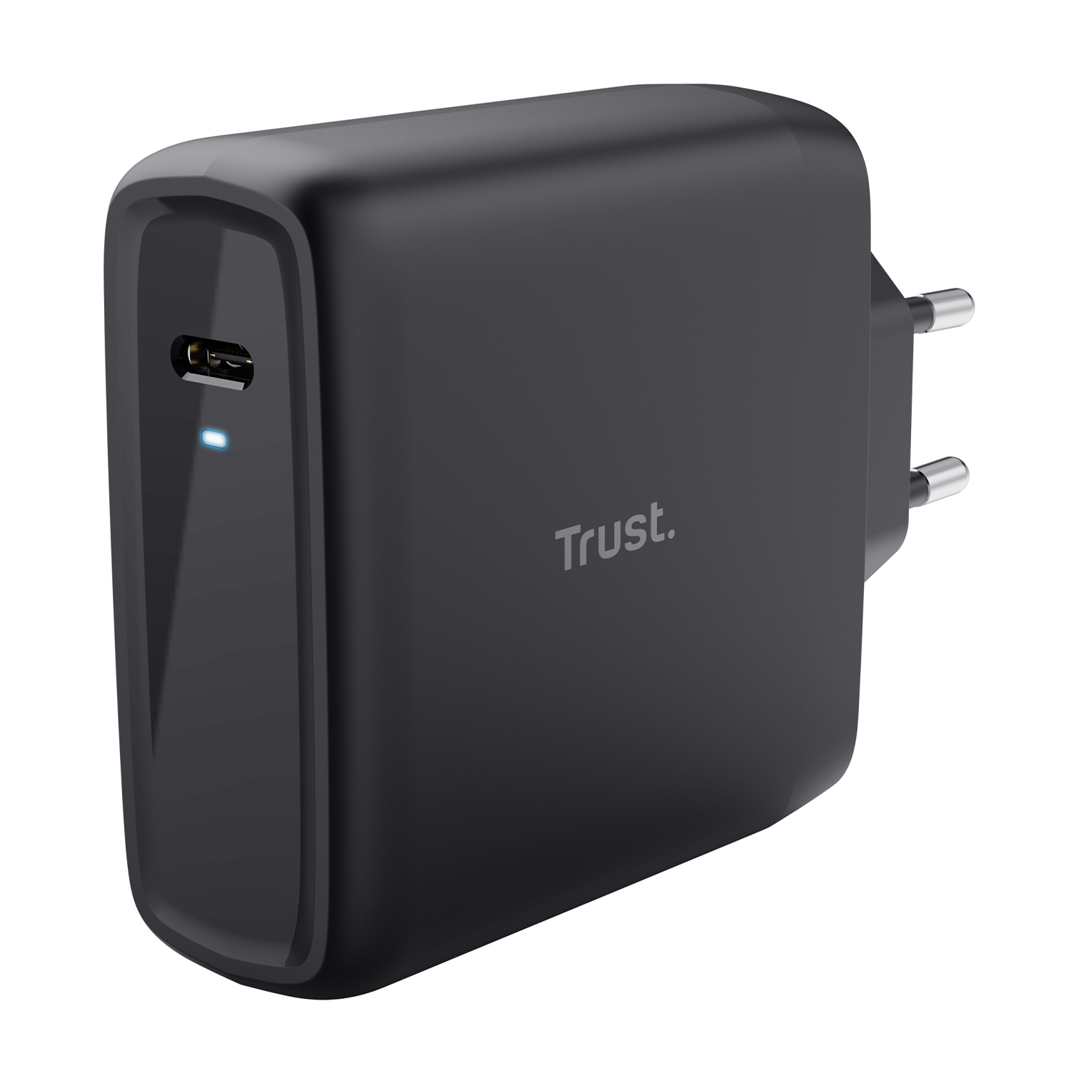 Un adattatore di alimentazione nero con una porta USB-C e la scritta "Trust".