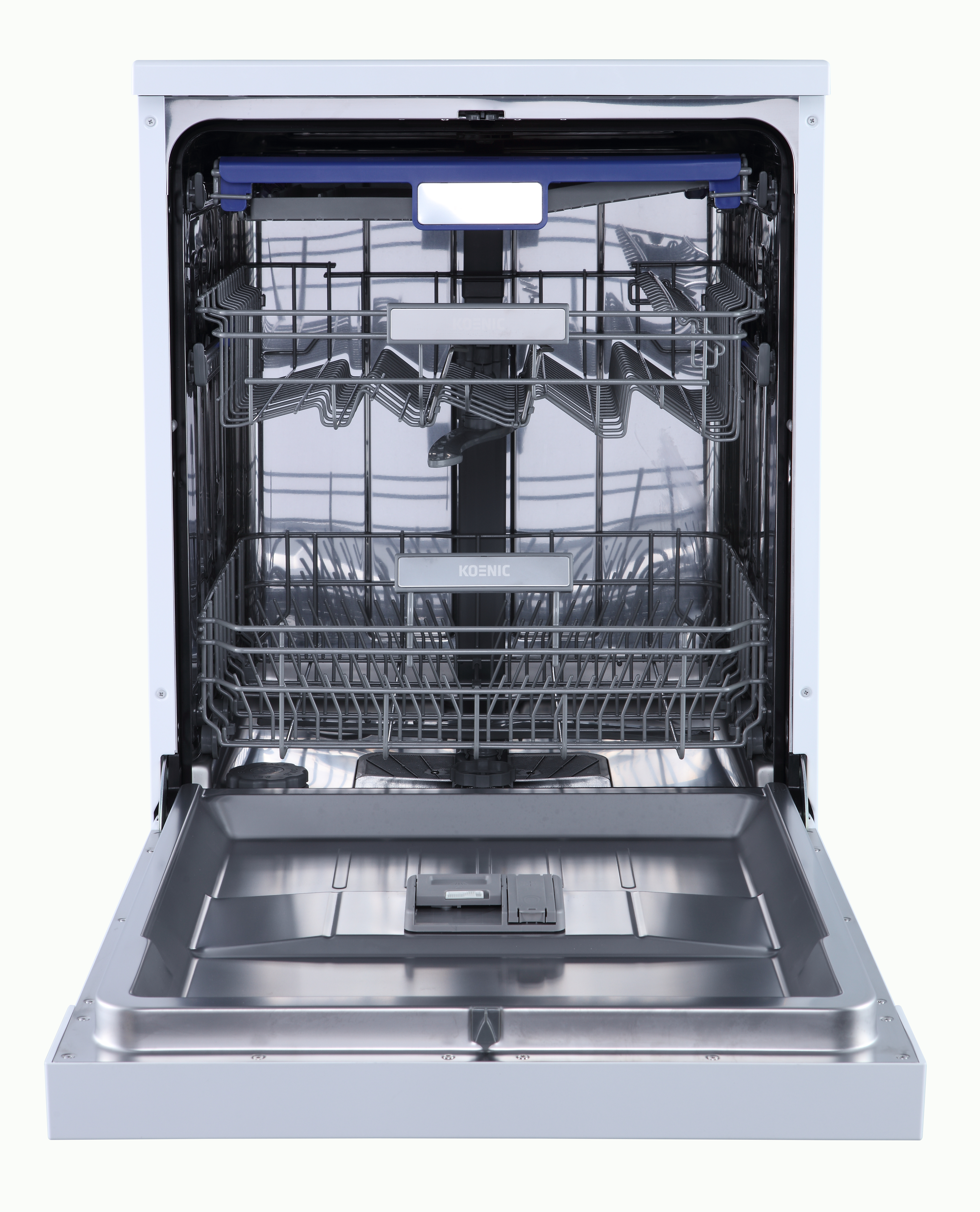 Weißer Geschirrspüler, Tür offen. Gestelle und Innenraum sichtbar. Koenic-Etikett.