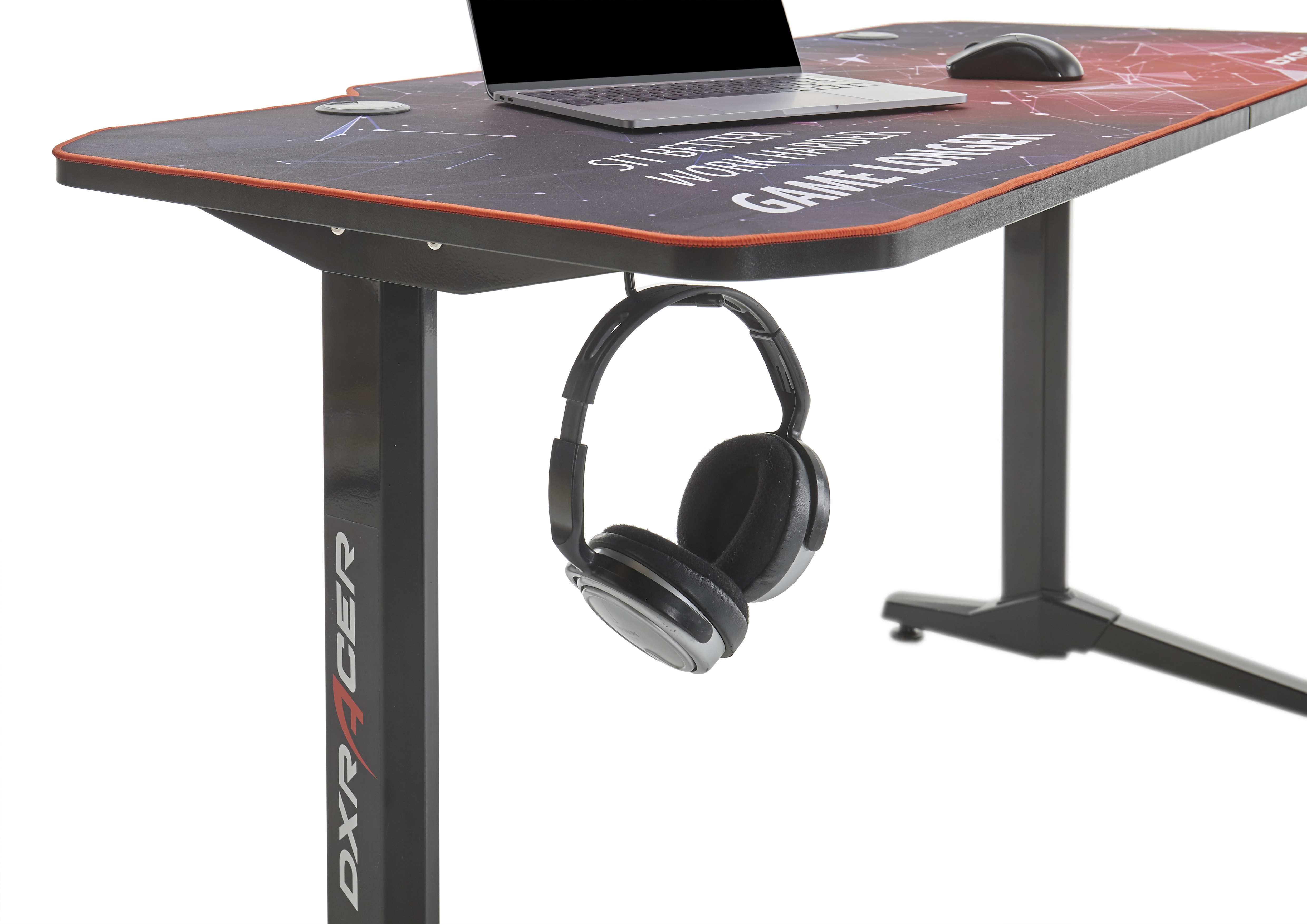 Gaming-Schreibtisch mit Laptop, Maus und Headset-Halter.