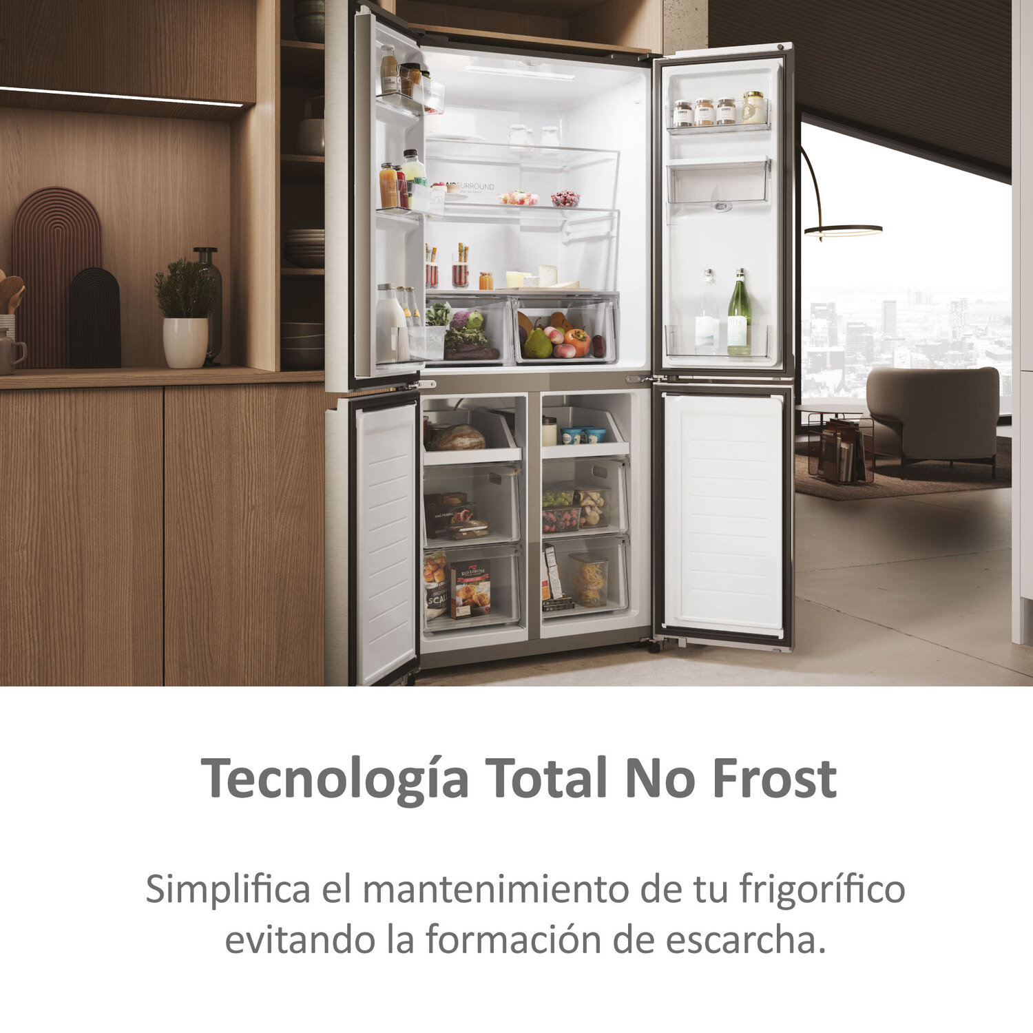 Un refrigerador con puertas abiertas. Texto en español: Tecnología Total No Frost. Simplifica el mantenimiento.