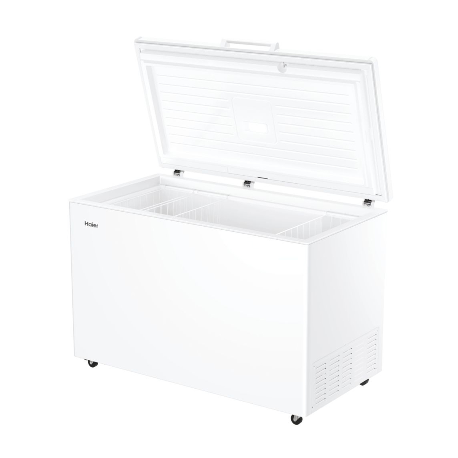 Congelatore a pozzetto bianco con coperchio aperto, che mostra i compartimenti interni.