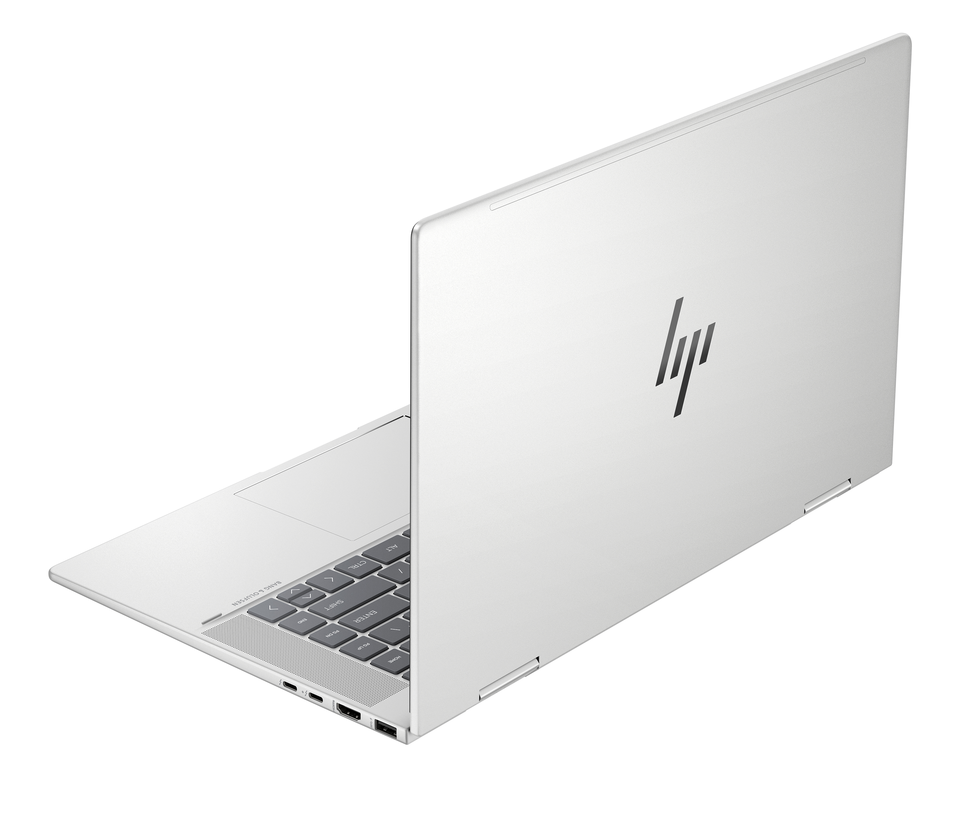 Beyaz dizüstü bilgisayar, arka görünüm, hafif açık. Arkada HP logosu. Beyaz arka plan.
