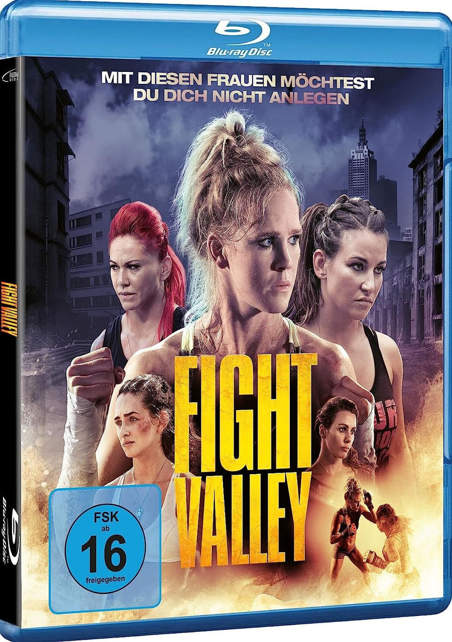 Filmcover: Drei Frauen, eine mit blonden Haaren, vorne. Titel FIGHT VALLEY.