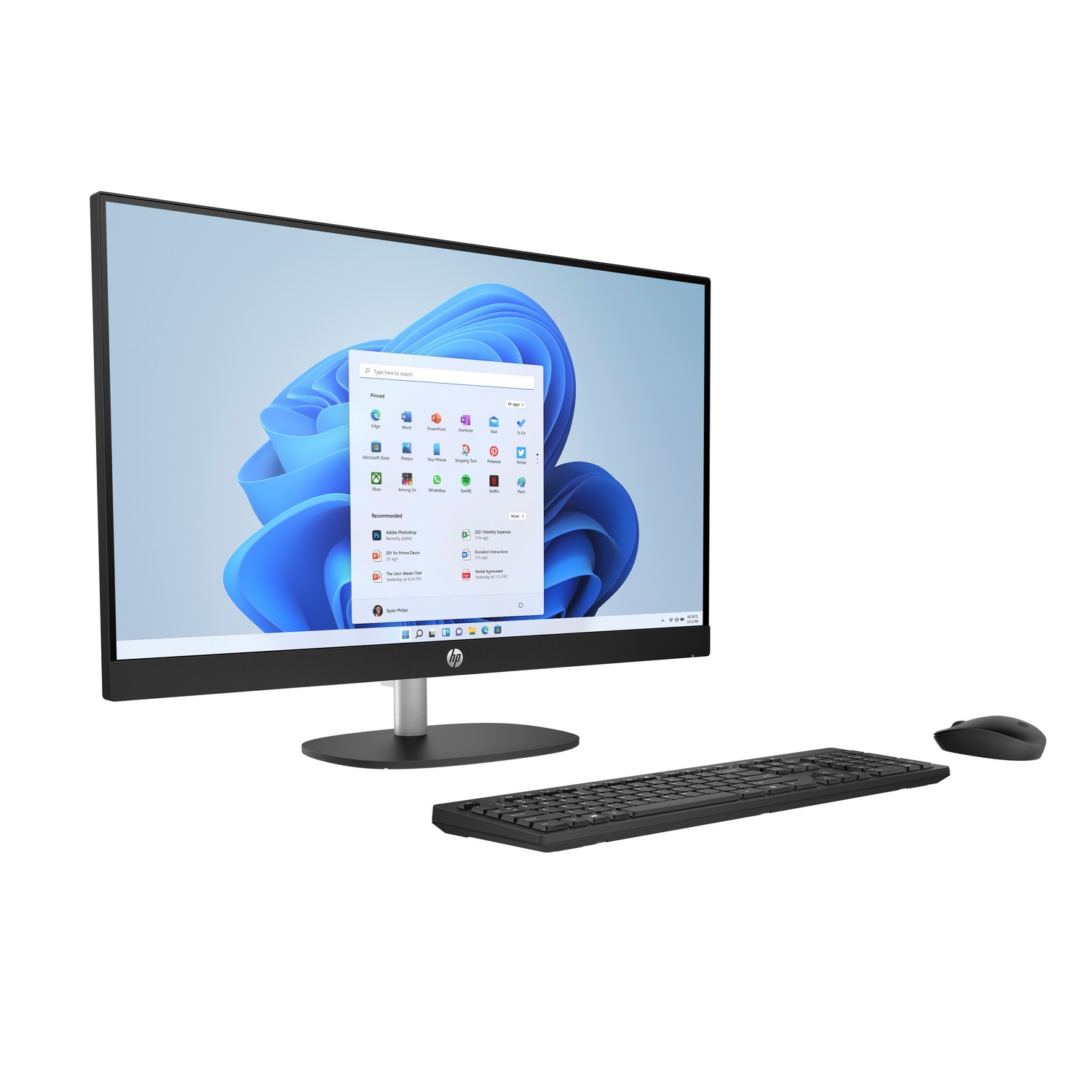 Een zwarte HP all-in-one computer met toetsenbord en muis. Het scherm toont de Windows 11 interface.