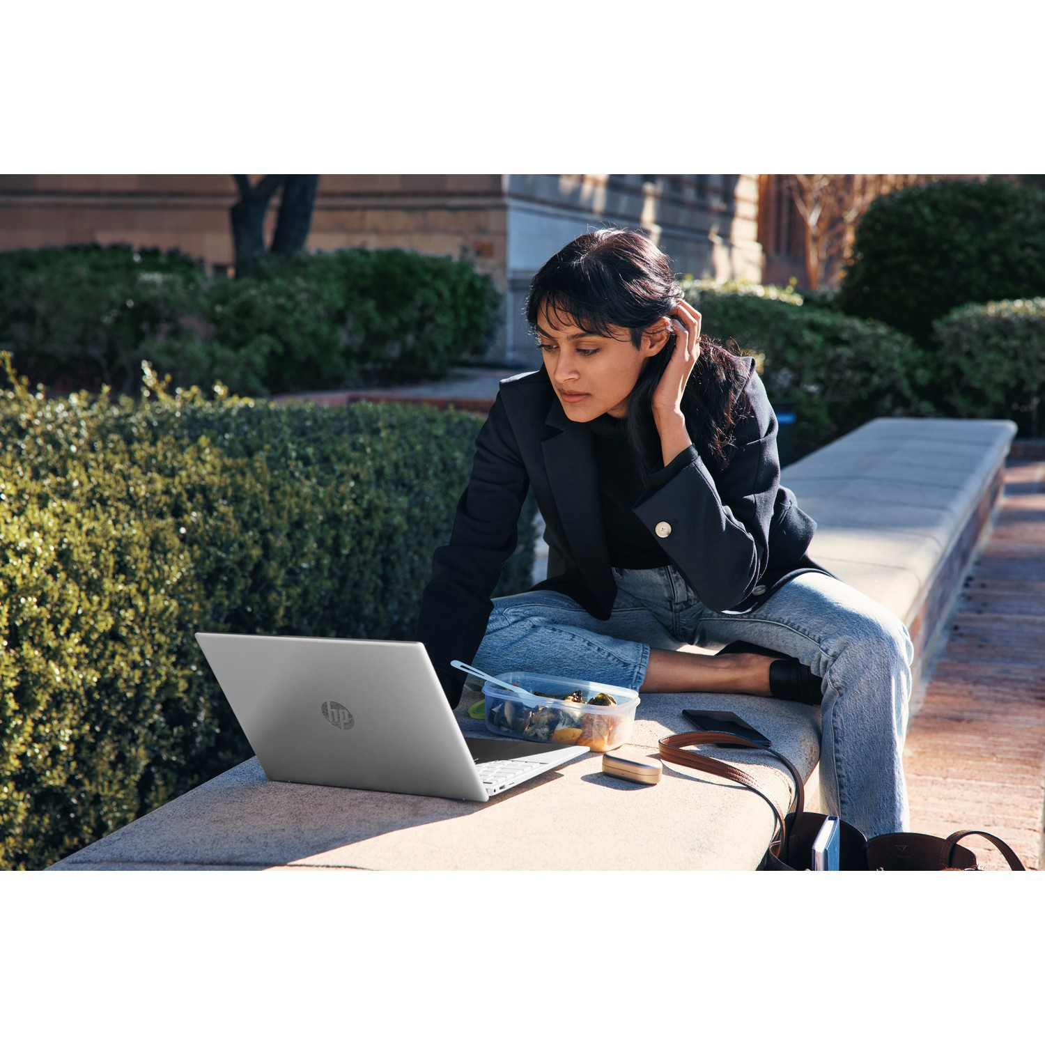 HP PAVILION PLUS 14-eh1095nd - 14 inch - Intel Core i7 - 16 GB - 1 TB - GeForce RTX 2050
