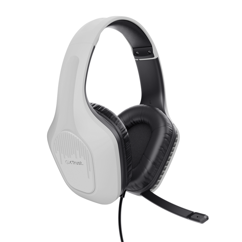 Fehér és fekete gamer headset. A headset mikrofonnal és kábellel rendelkezik. A háttér fekete.