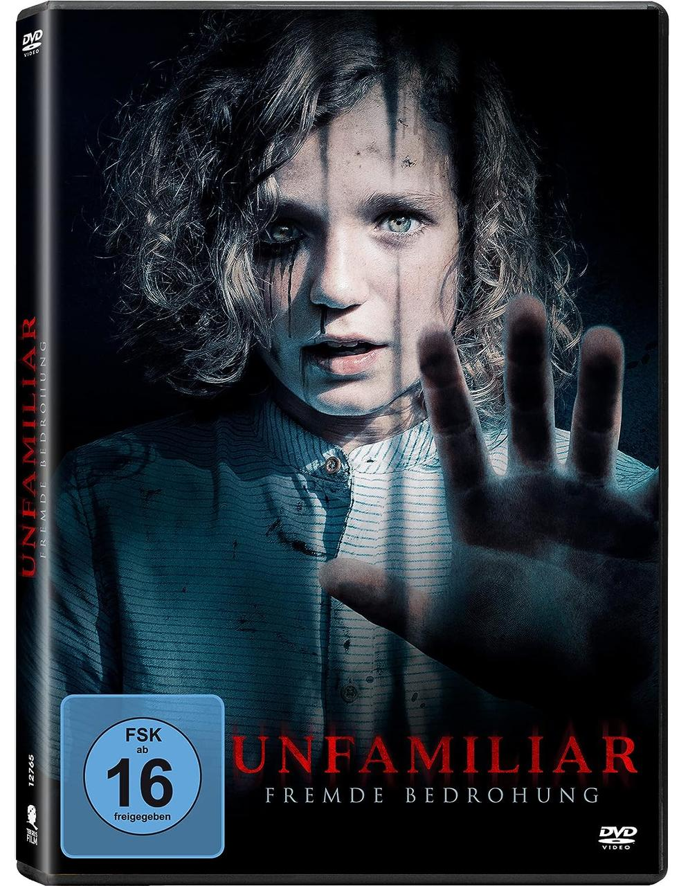 DVD-Hülle mit einem Mädchen, das ihr Gesicht verdeckt. Der Titel ist Unfamiliar, mit Text auf Deutsch.