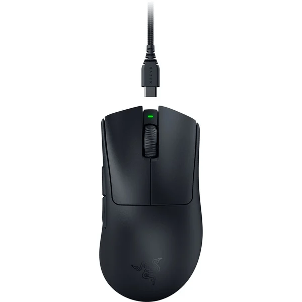 Ratón gaming negro con cable y conector USB-C.