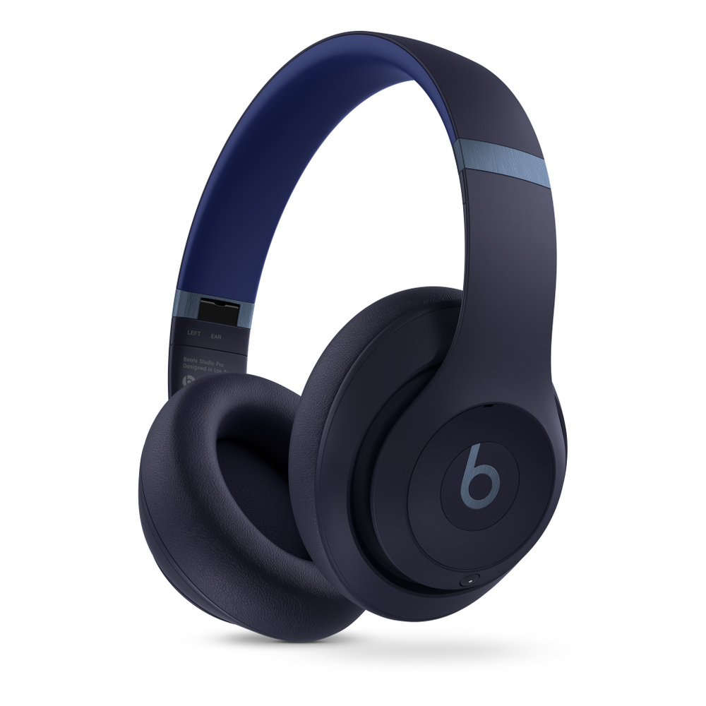 Blaue Beats-Kopfhörer auf weißem Hintergrund. Das Band ist dunkelblau.