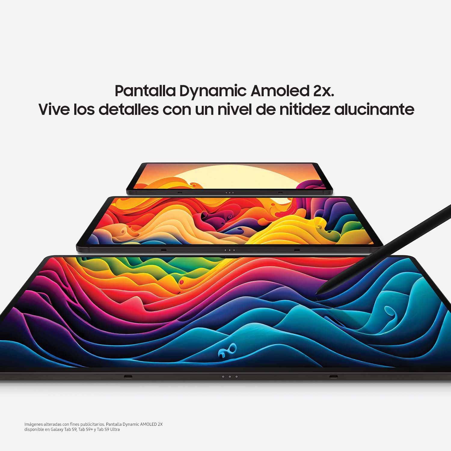 Tres tabletas con pantallas coloridas, un lápiz óptico y texto sobre pantalla Dynamic AMOLED 2x.