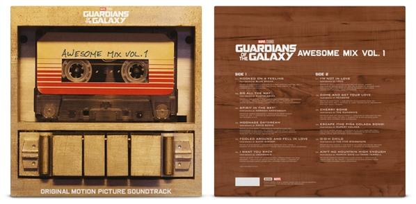 Guardians of the Galaxy Awesome Mix Vol. 1 Kassette und Albumcover auf Holz.