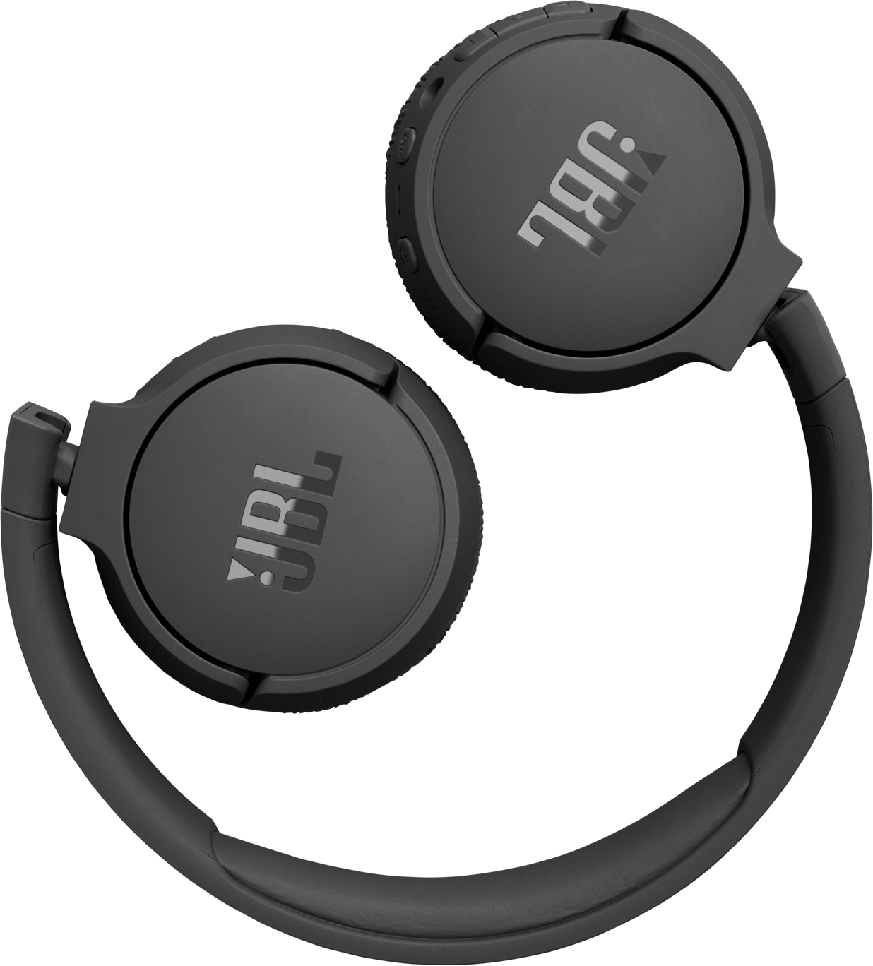 Schwarze JBL-Kopfhörer, zusammengeklappt, mit dem JBL-Logo auf den Ohrmuscheln sichtbar.