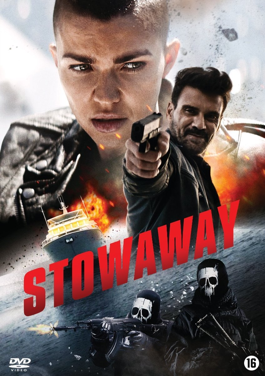 Filmposter. Vrouw en man met wapens, figuren met schedels en een boot.