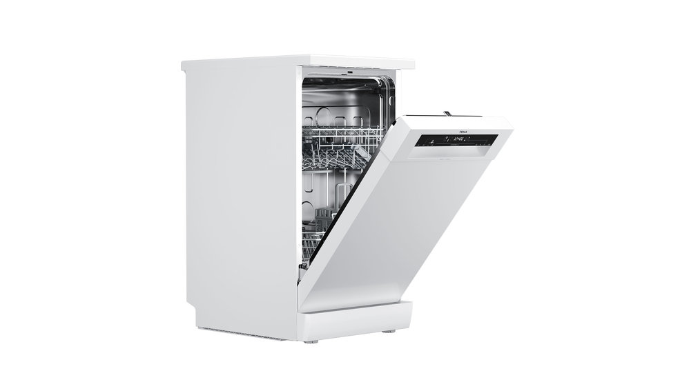 Lavavajillas blanco con puerta abierta.