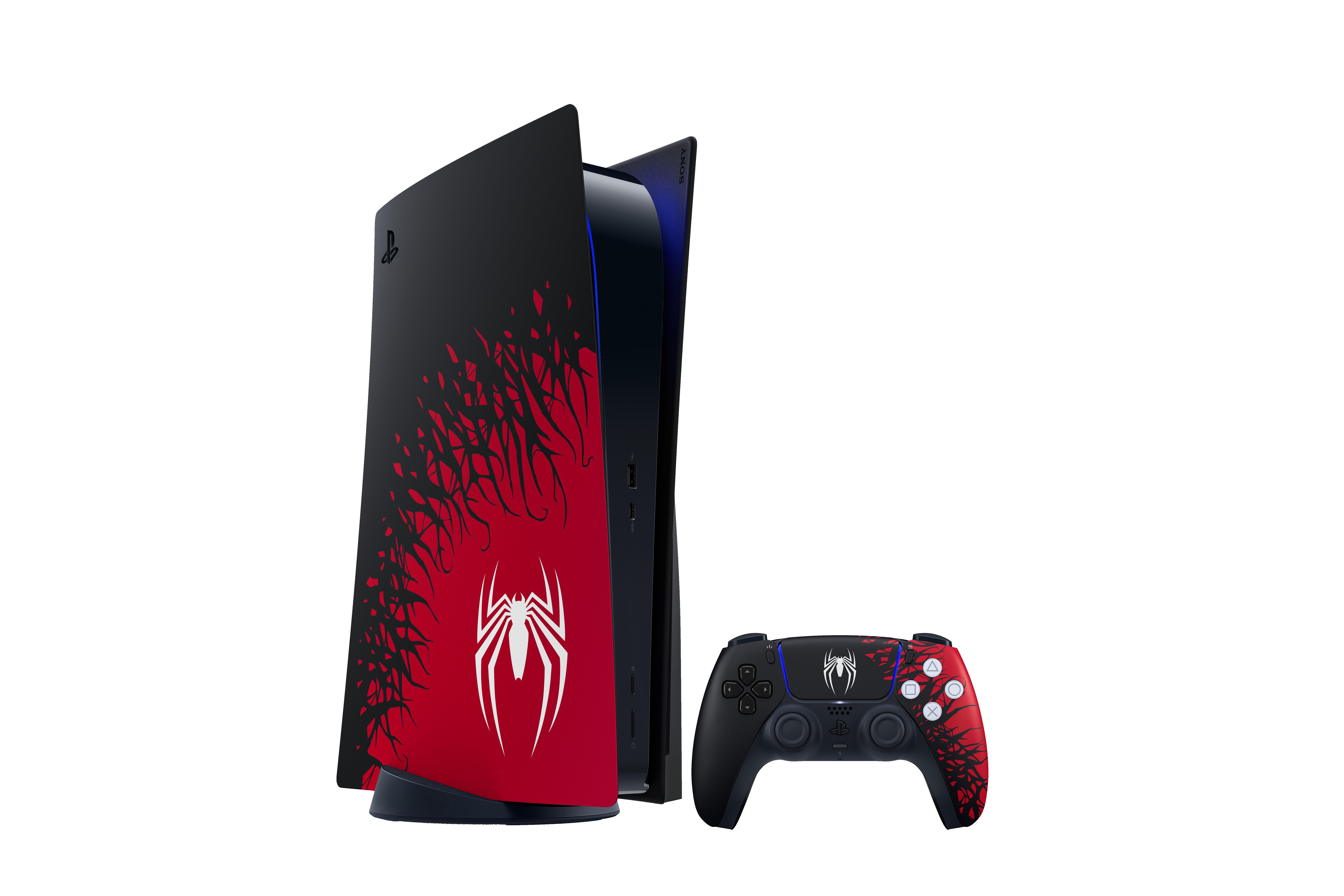 Spider-Man PS5 Konsole und Controller. Rotes und schwarzes Design mit Spider-Man Logo.