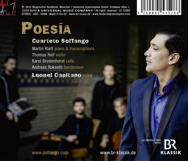 CD-Cover mit Mann im Anzug, Text auf Spanisch und Band.