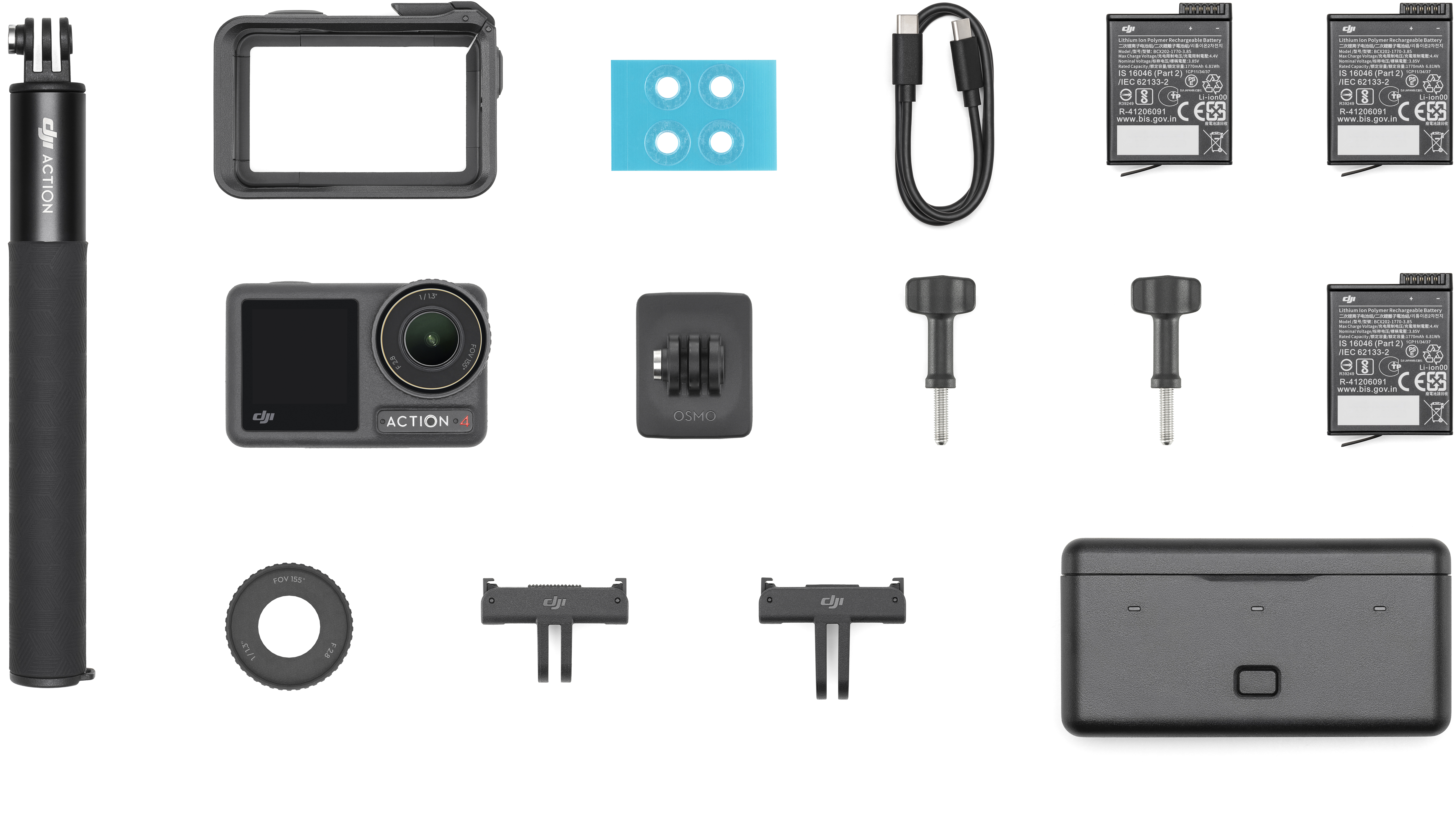 DJI Action 4 kamera tartozékokkal: szelfibot, tok, akkumulátorok és tartók.
