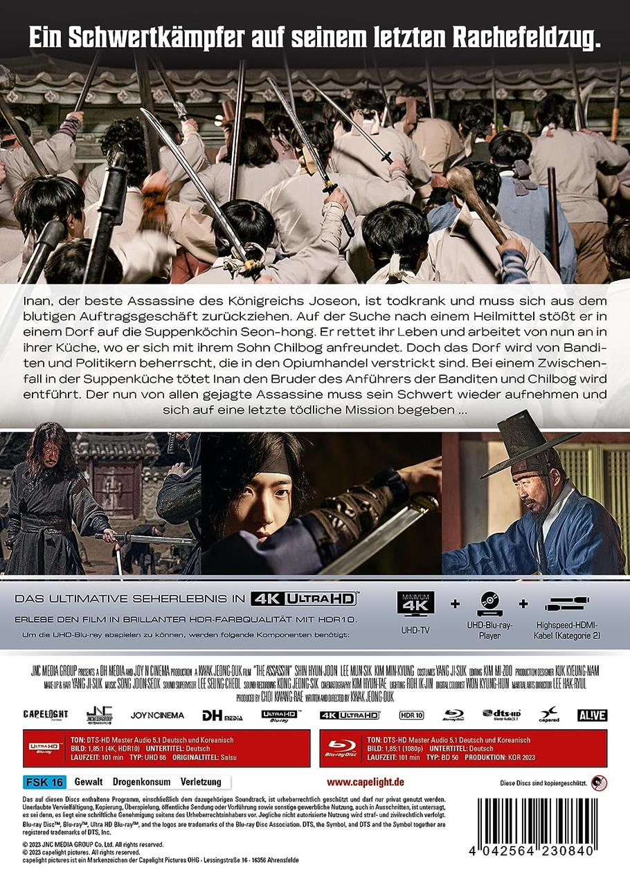 Filmposter mit Text und Bildern von Leuten, die Schwerter halten. Text auf Deutsch.
