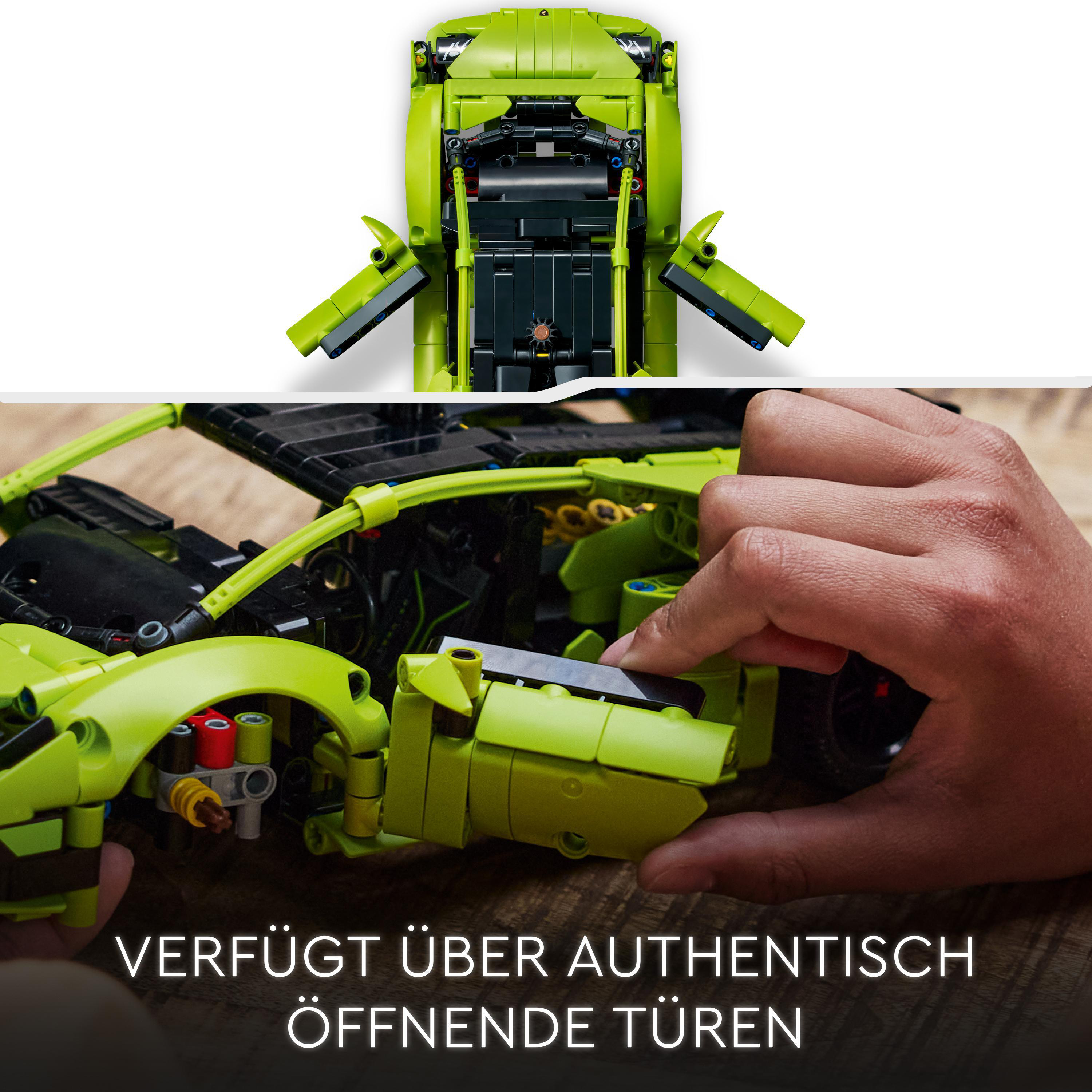 Grünes LEGO-Auto mit offenen Türen. Eine Hand arbeitet an dem Modell.