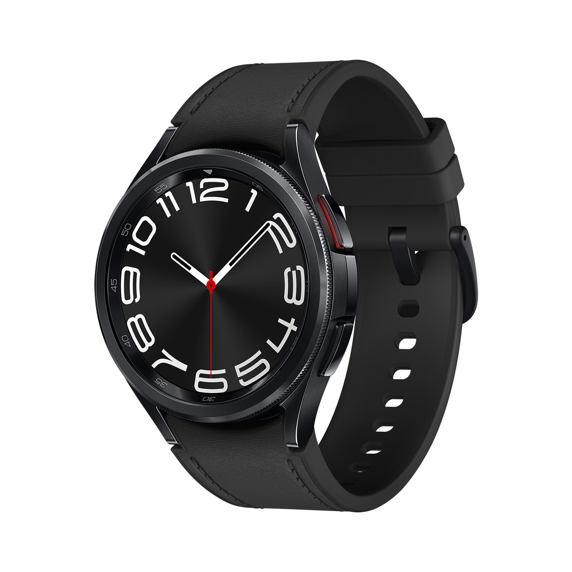 Schwarze Smartwatch mit schwarzem Lederarmband. Das Zifferblatt hat weiße Zahlen und einen roten Sekundenzeiger.