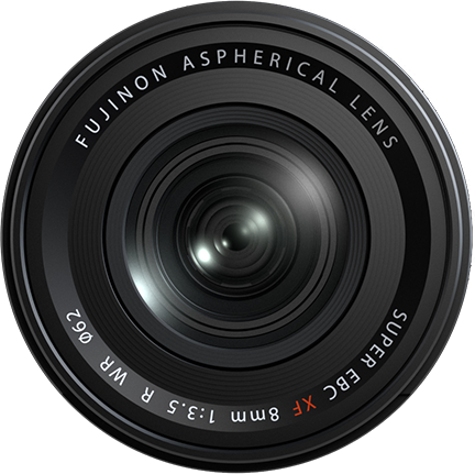 Fujinon Aspherical Lens. 8mm f/3.5 R WR Objektiv, schwarz mit Details.