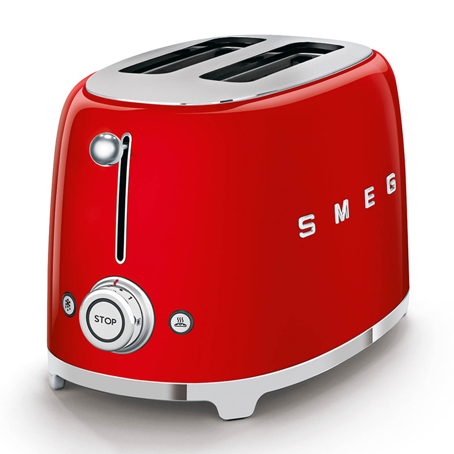 Un tostapane Smeg rosso con dettagli bianchi su una superficie bianca.