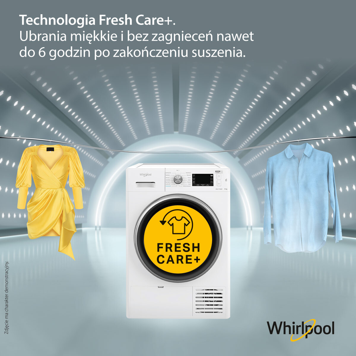 Biała pralka z żółtą sukienką i niebieską koszulą, tekst o Fresh Care+.