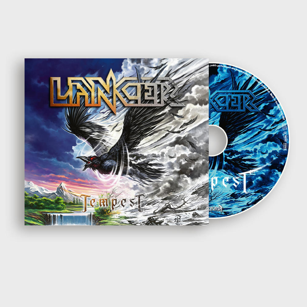 CD-Albumcover mit einem Raben und einem stürmischen Himmel. Die CD ist rechts.