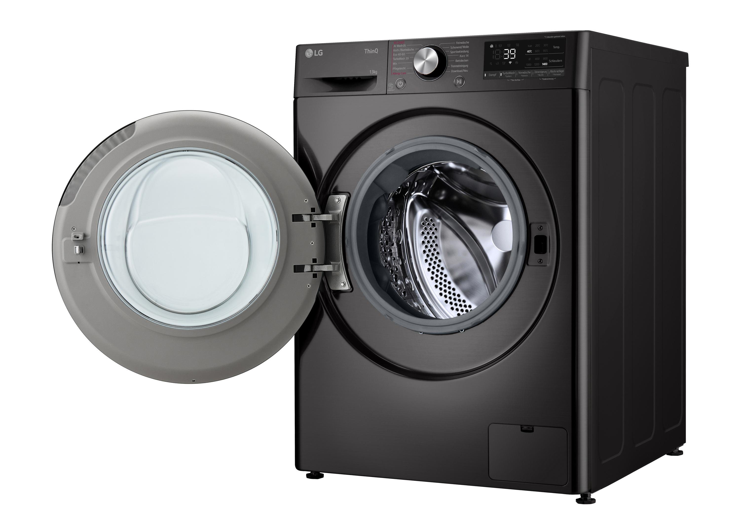 Schwarze LG Waschmaschine mit offener Tür. Digitalanzeige zeigt Einstellungen. Weißer Hintergrund.