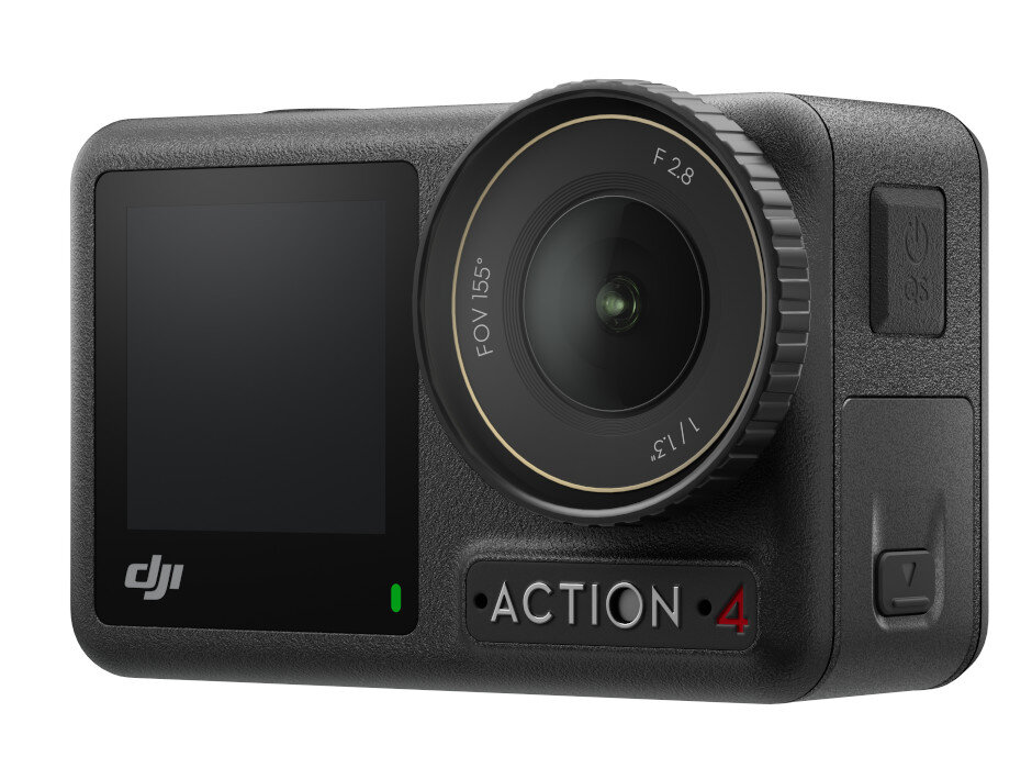 Czarna kamera sportowa z obiektywem, ekranem i przyciskami. Ma napis ACTION 4 i logo DJI.