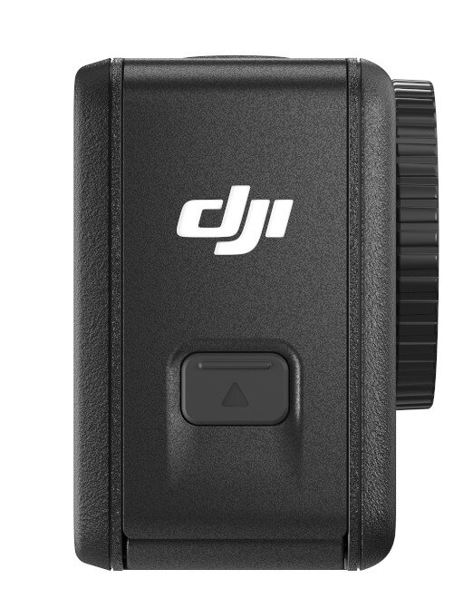 Czarna kamera sportowa z boku, pokazująca przycisk i logo DJI z boku.