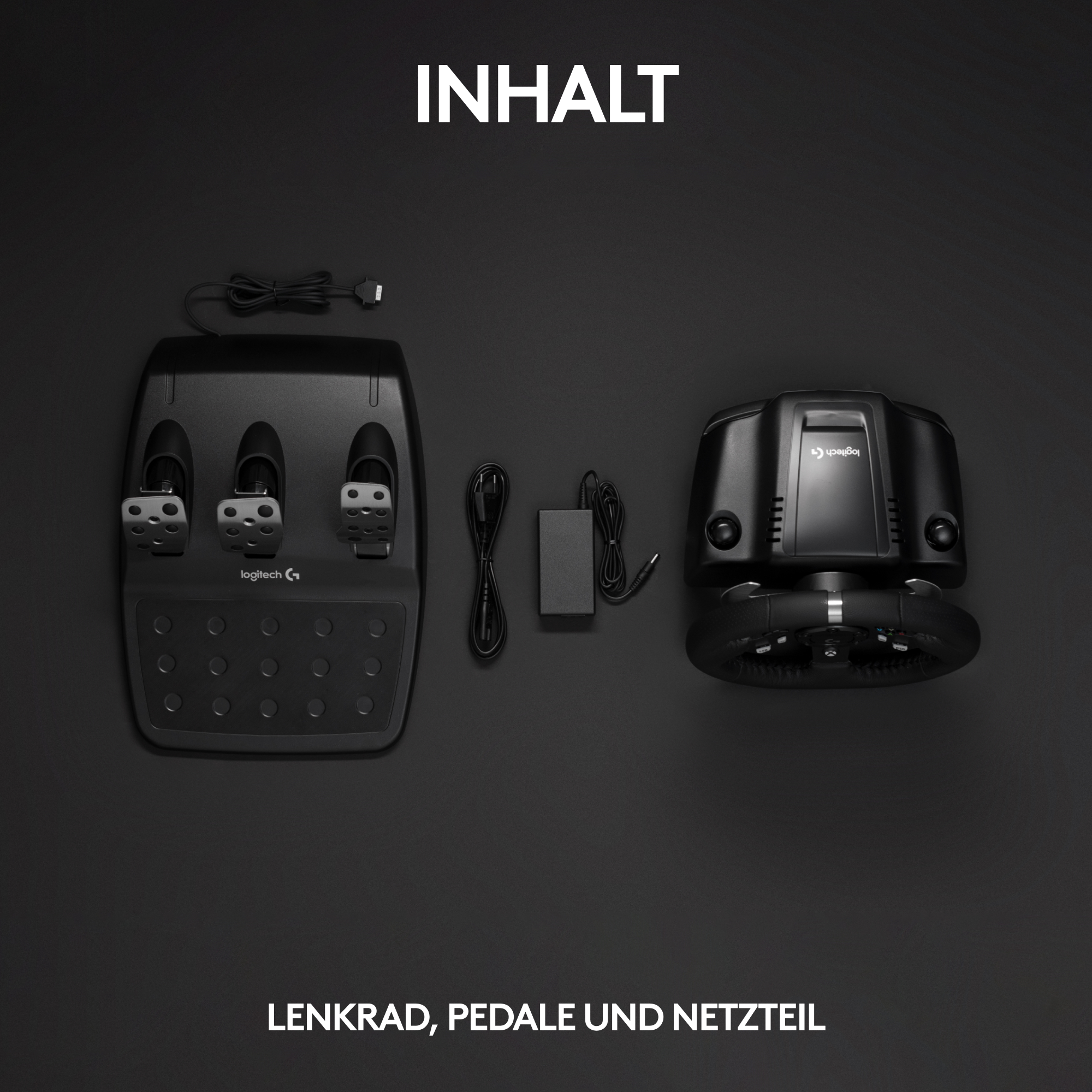 Ein Gaming-Lenkrad, Pedale und Netzteil auf einer schwarzen Oberfläche ausgebreitet.