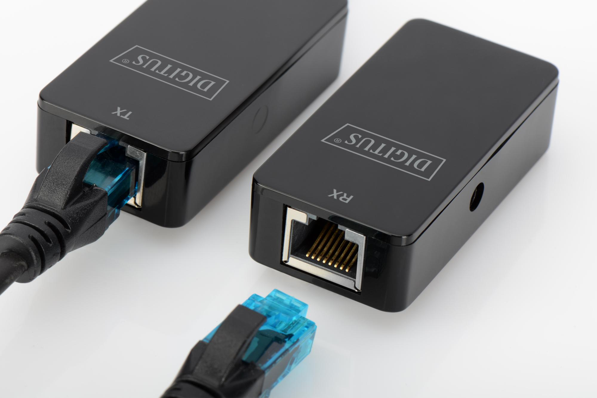 Zwei schwarze DIGITUS-Adapter mit RJ45-Anschlüssen und blauen Kabeln.