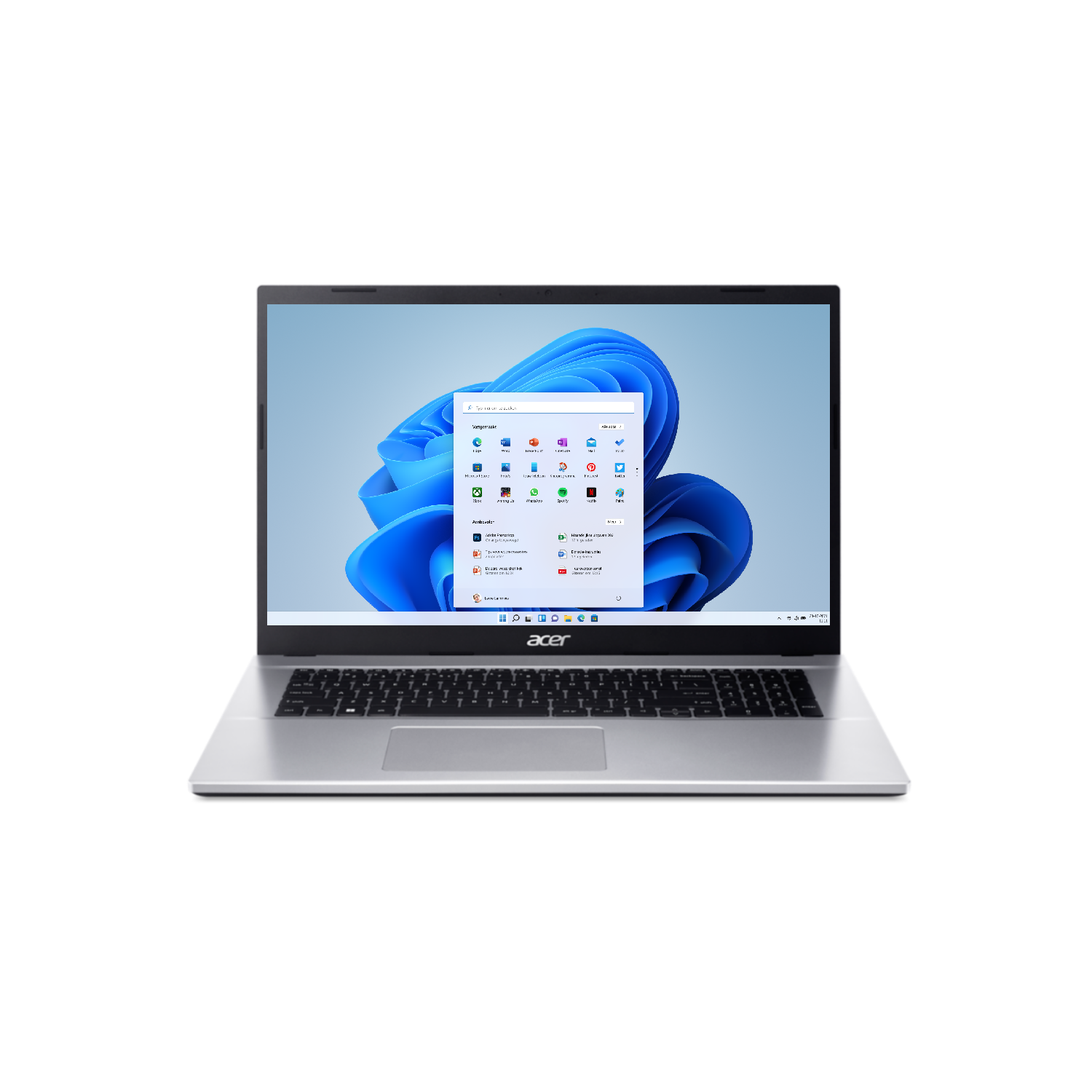 Acer laptop, zilverkleurig. Windows 11 op het scherm, zwarte achtergrond.